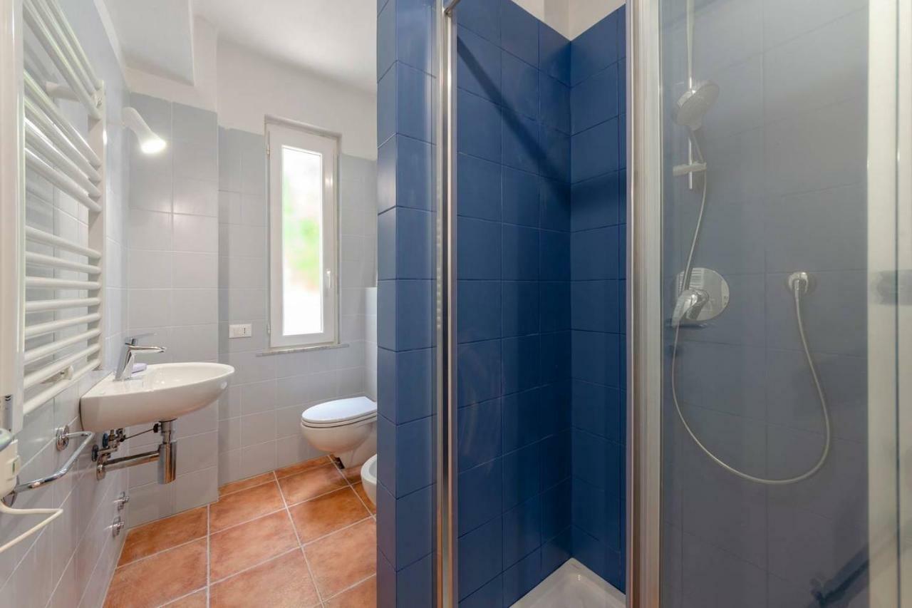 ヴェルナッツァJoivy Family Flat With Little Patio, Cinque Terreアパートメント エクステリア 写真