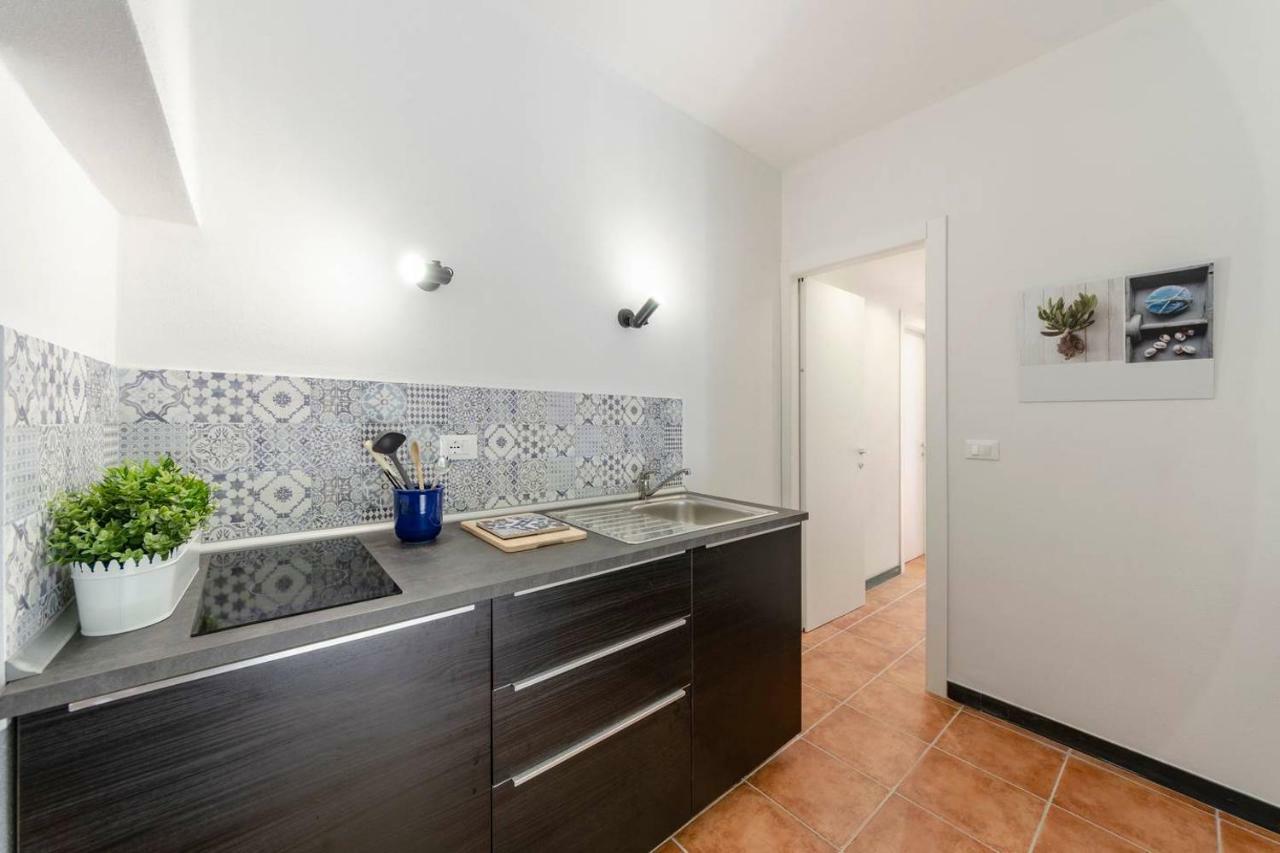 ヴェルナッツァJoivy Family Flat With Little Patio, Cinque Terreアパートメント エクステリア 写真