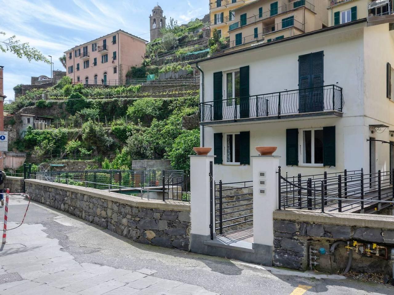 ヴェルナッツァJoivy Family Flat With Little Patio, Cinque Terreアパートメント エクステリア 写真